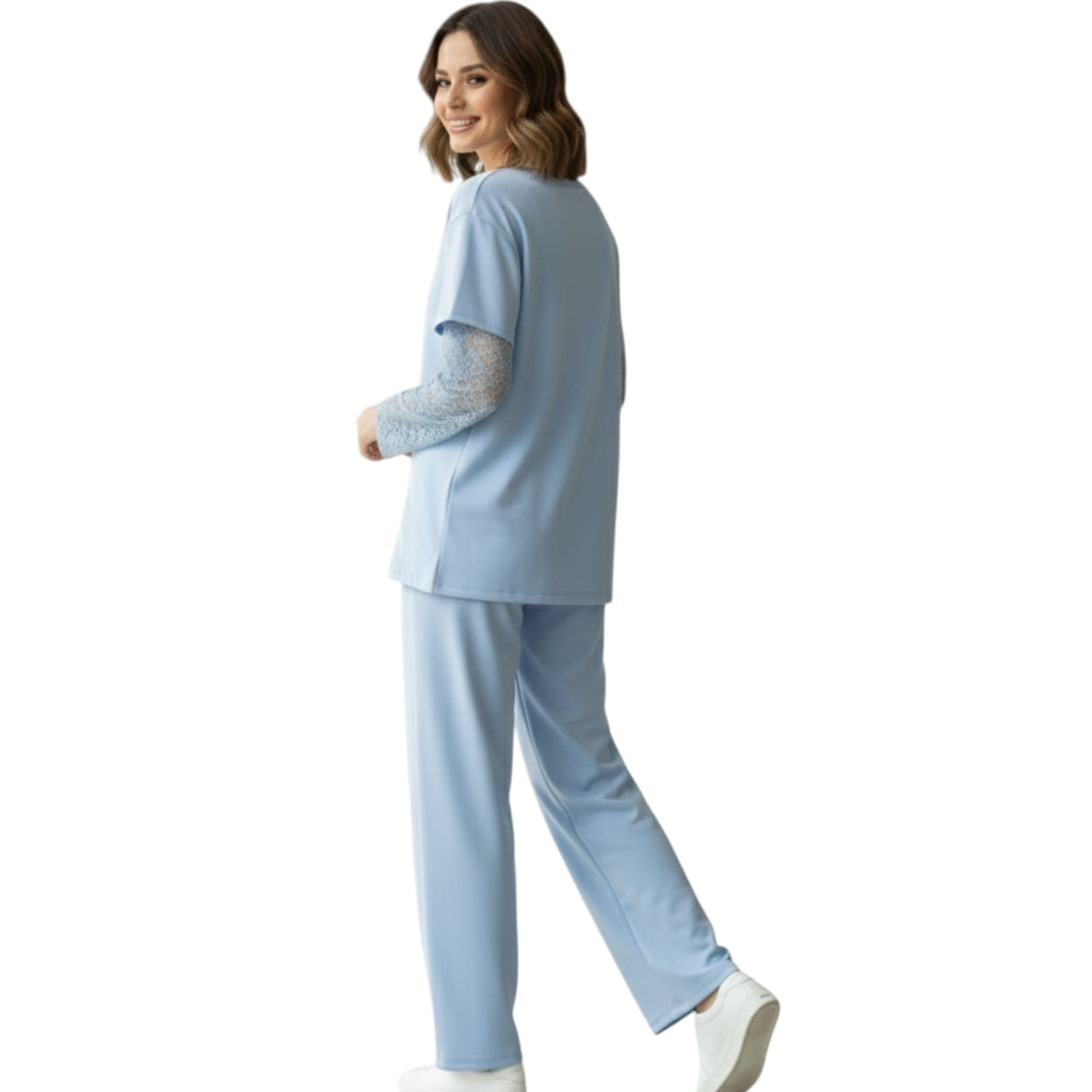 Conjunto Azul Celeste con Detalles de Encaje